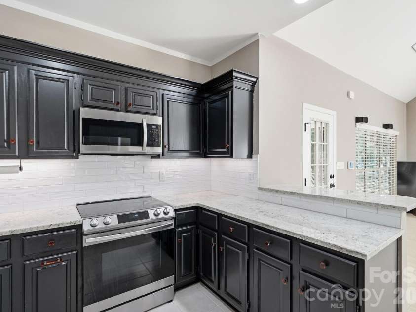 9122 Fairbridge Road, Charlotte, NC 28277.  MLS# CAR4430344, YatesRealty ID 37392. 