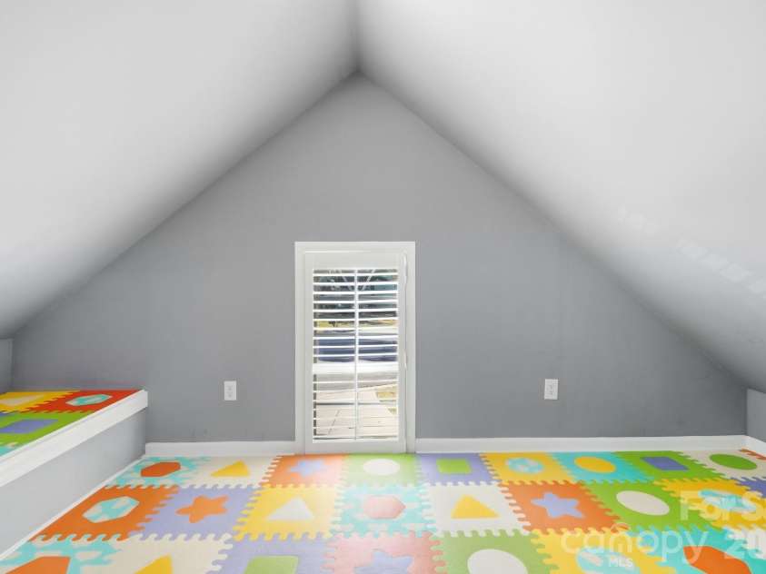 9122 Fairbridge Road, Charlotte, NC 28277.  MLS# CAR4430344, YatesRealty ID 37392. 