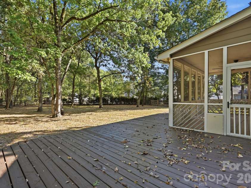 9122 Fairbridge Road, Charlotte, NC 28277.  MLS# CAR4430344, YatesRealty ID 37392. 