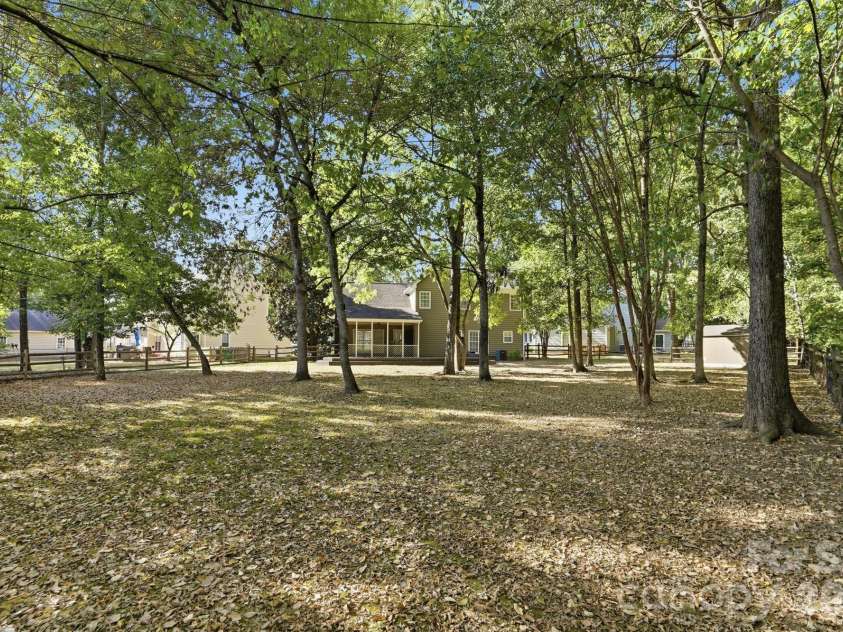 9122 Fairbridge Road, Charlotte, NC 28277.  MLS# CAR4430344, YatesRealty ID 37392. 