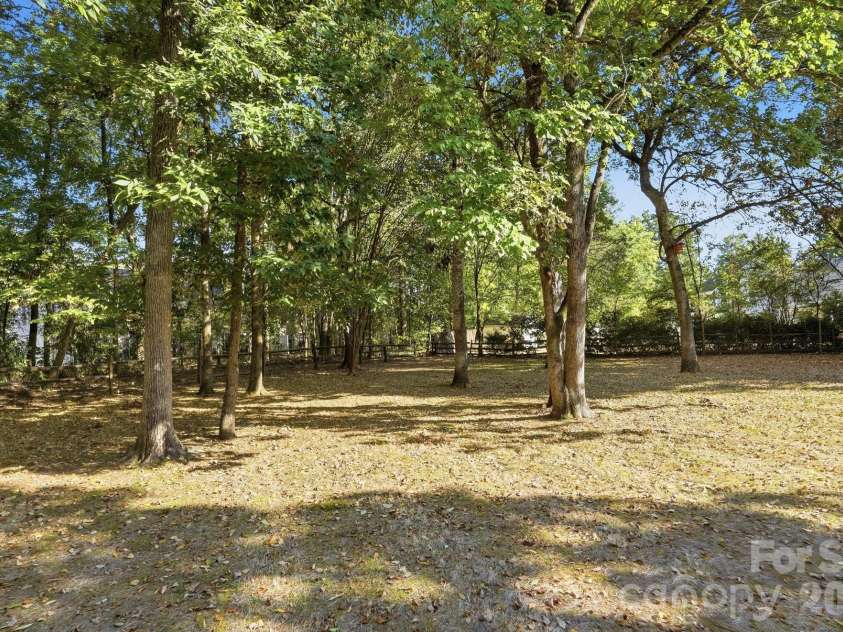 9122 Fairbridge Road, Charlotte, NC 28277.  MLS# CAR4430344, YatesRealty ID 37392. 