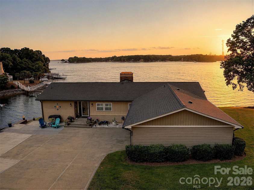 117 Summersong Lane, Mooresville, NC 28117.  MLS# CAR4383546, YatesRealty ID 37394. 