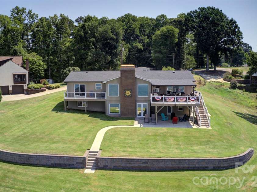 117 Summersong Lane, Mooresville, NC 28117.  MLS# CAR4383546, YatesRealty ID 37394. 