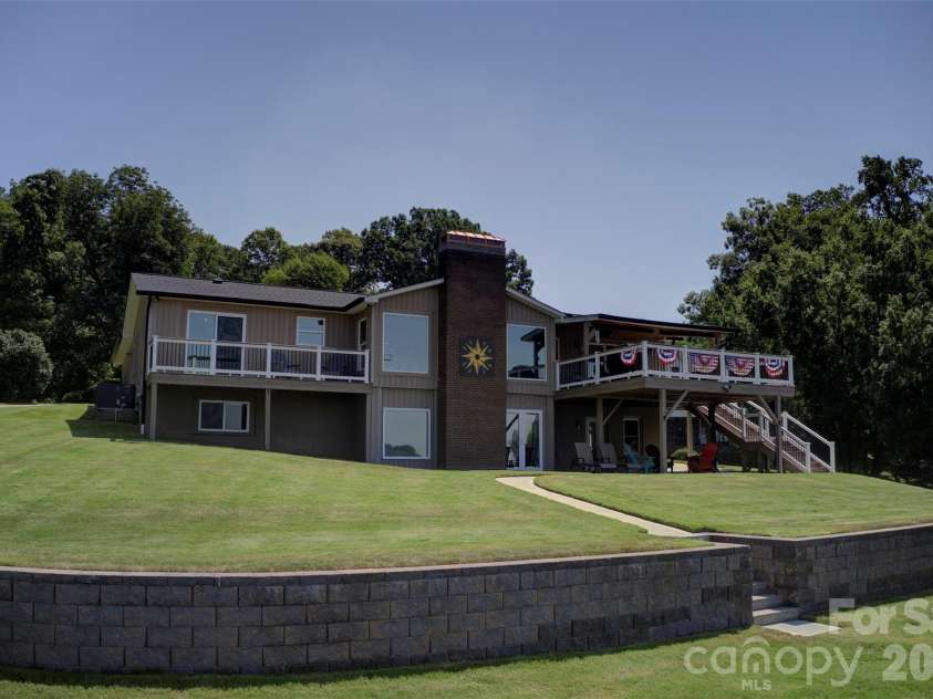 117 Summersong Lane, Mooresville, NC 28117.  MLS# CAR4383546, YatesRealty ID 37394. 