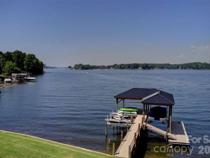 117 Summersong Lane, Mooresville, NC 28117.  MLS# CAR4383546, YatesRealty ID 37394. 