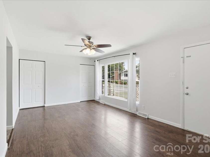 4324 Hidden Valley Road, Charlotte, NC 28213.  MLS# CAR4402536, YatesRealty ID 37395. 