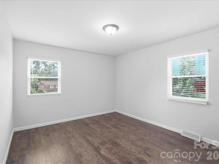4324 Hidden Valley Road, Charlotte, NC 28213.  MLS# CAR4402536, YatesRealty ID 37395. 