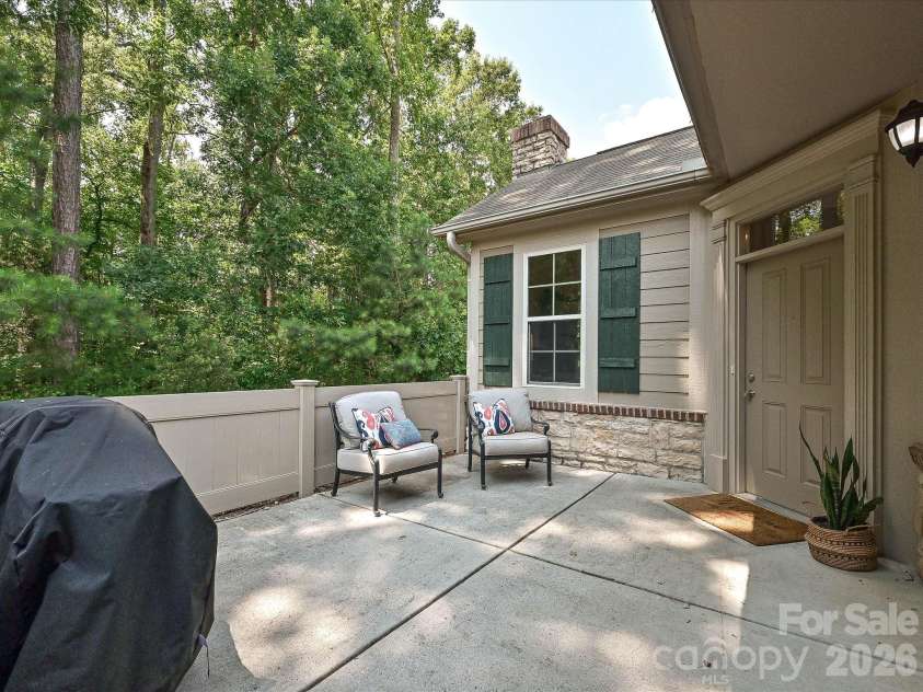 3520 Bank Court, Matthews, NC 28105.  MLS# CAR4403916, YatesRealty ID 37396. Front Porch