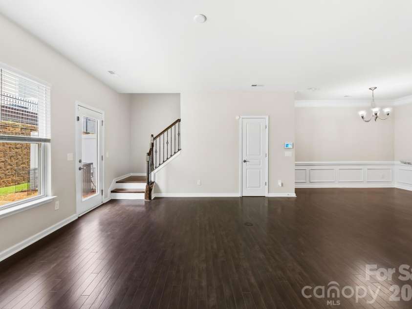 2459 Diplomat Lane, Charlotte, NC 28210.  MLS# CAR4398345, YatesRealty ID 37397. 