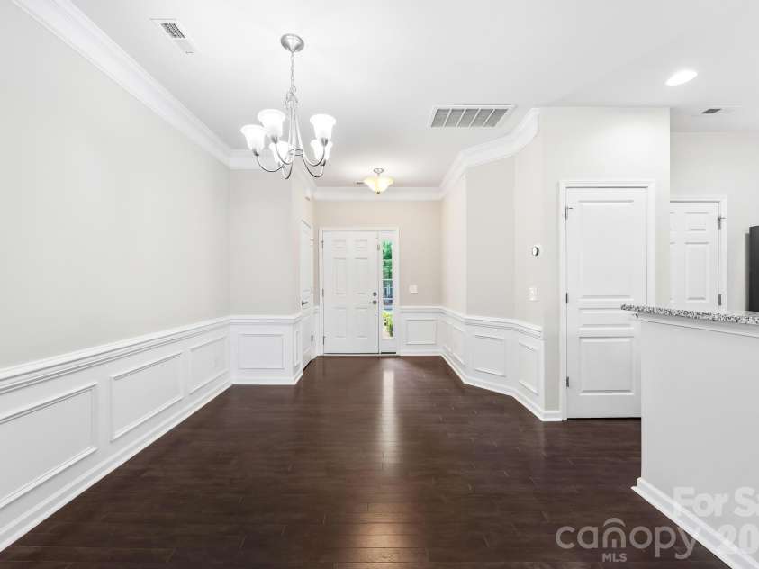2459 Diplomat Lane, Charlotte, NC 28210.  MLS# CAR4398345, YatesRealty ID 37397. 