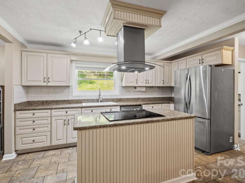 19 Firefly Ridge Trail, Alexander, NC 28701.  MLS# CAR4400754, YatesRealty ID 37398. 