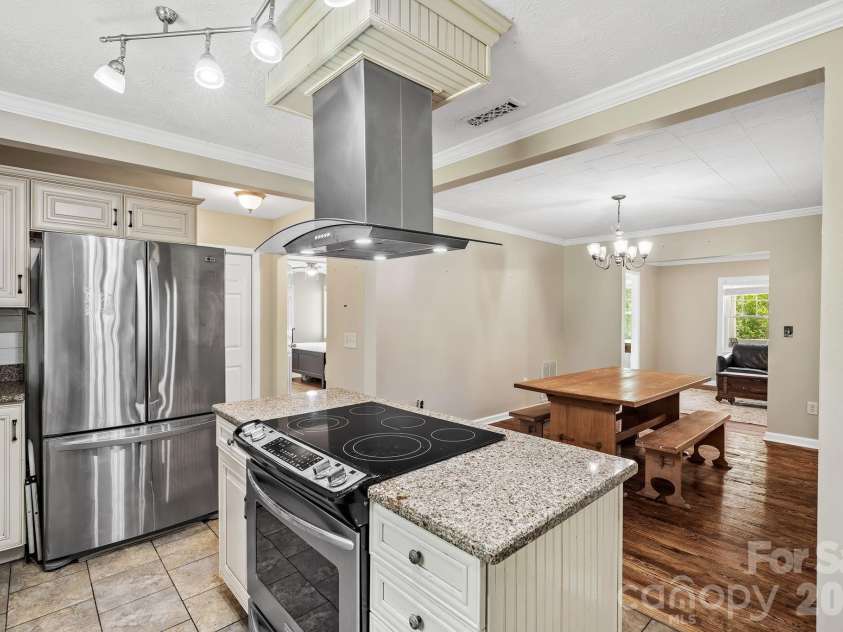 19 Firefly Ridge Trail, Alexander, NC 28701.  MLS# CAR4400754, YatesRealty ID 37398. 