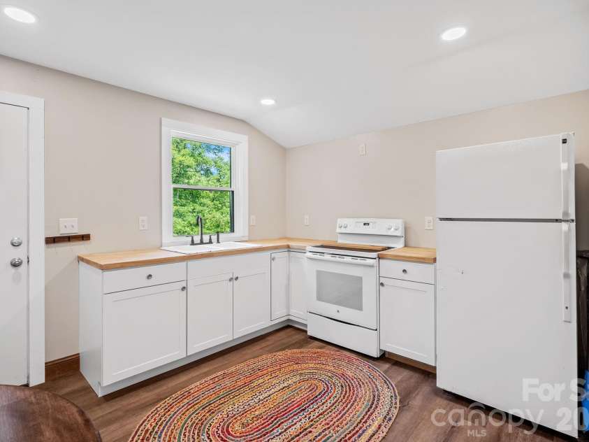 19 Firefly Ridge Trail, Alexander, NC 28701.  MLS# CAR4400754, YatesRealty ID 37398. 