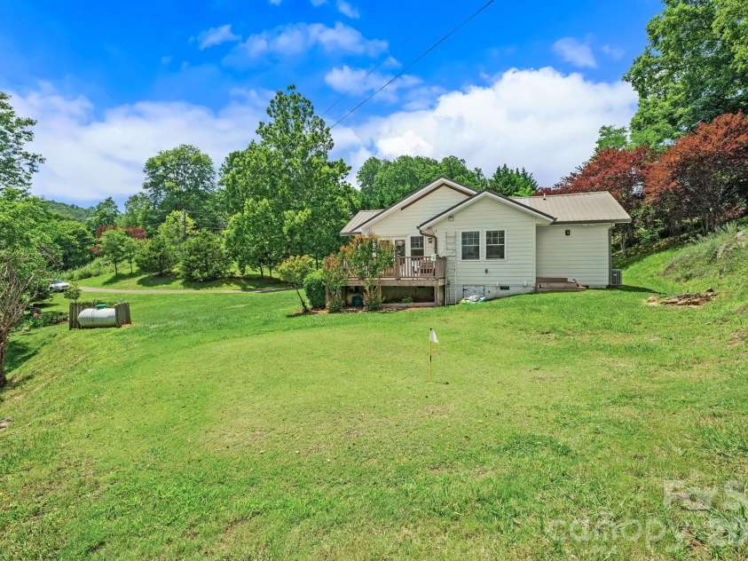 19 Firefly Ridge Trail, Alexander, NC 28701.  MLS# CAR4400754, YatesRealty ID 37398. 