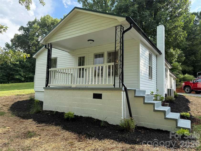 4954 Crawley Dale Street, Morganton, NC 28655.  MLS# CAR4401899, YatesRealty ID 37399. 