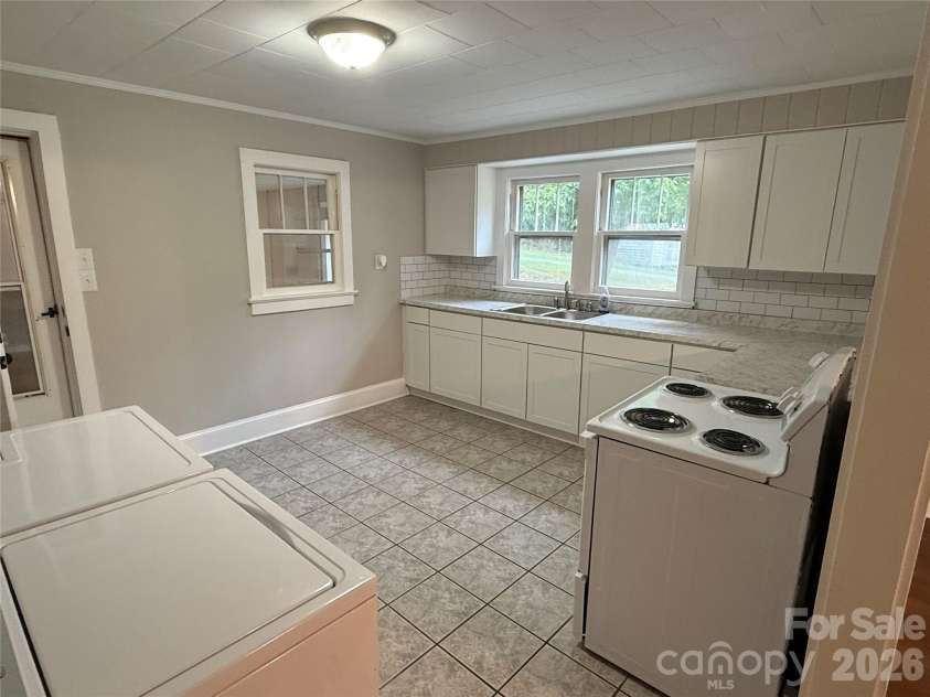 4954 Crawley Dale Street, Morganton, NC 28655.  MLS# CAR4401899, YatesRealty ID 37399. 