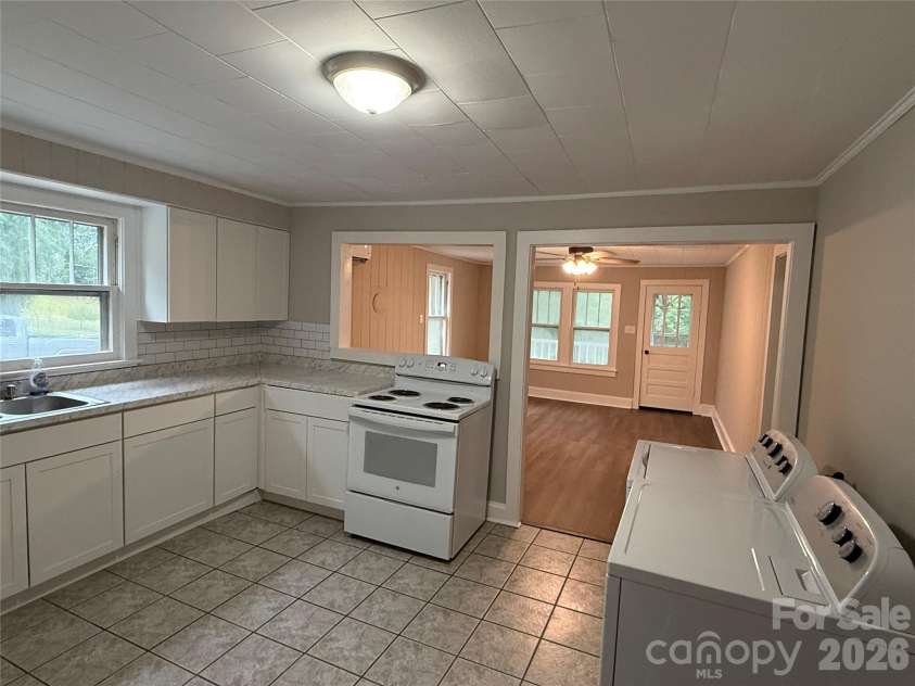 4954 Crawley Dale Street, Morganton, NC 28655.  MLS# CAR4401899, YatesRealty ID 37399. 
