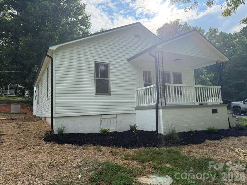 4954 Crawley Dale Street, Morganton, NC 28655.  MLS# CAR4401899, YatesRealty ID 37399. 