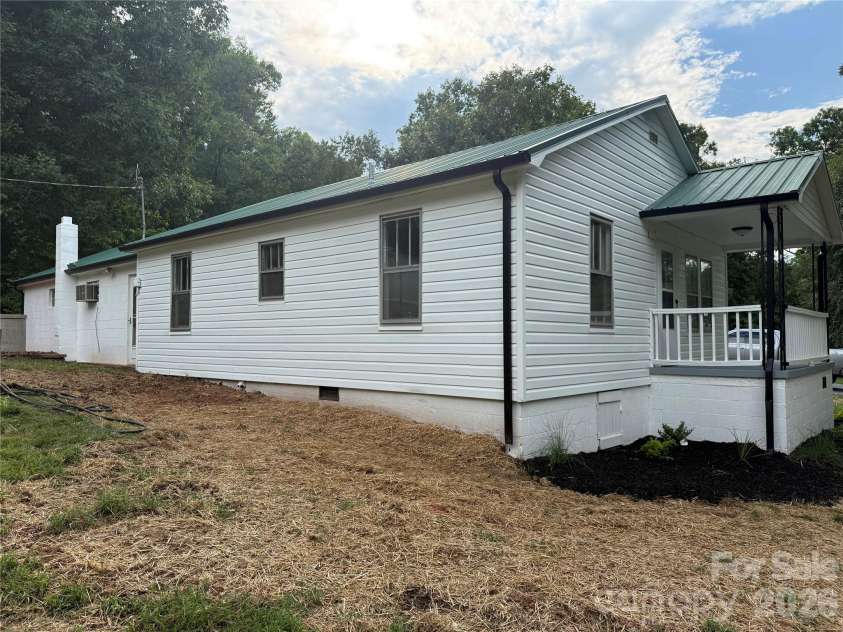 4954 Crawley Dale Street, Morganton, NC 28655.  MLS# CAR4401899, YatesRealty ID 37399. 