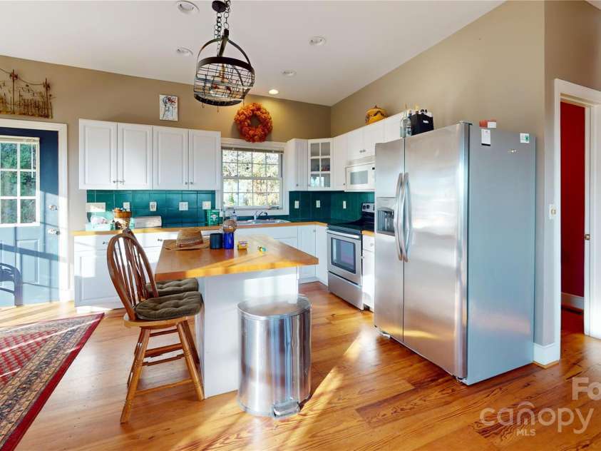 11 Wildflower Lane, Newland, NC 28657.  MLS# CAR4313301, YatesRealty ID 374. 