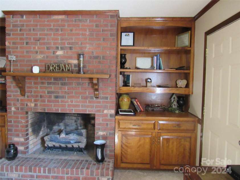 171 Fox Run Road, Forest City, NC 28043.  MLS# CAR4111565, YatesRealty ID 374. 