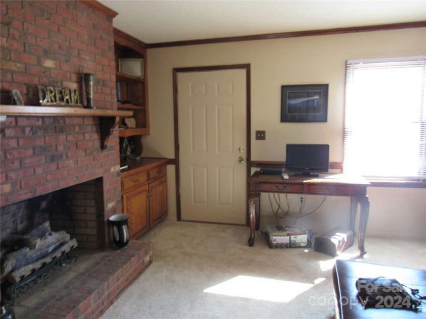 171 Fox Run Road, Forest City, NC 28043.  MLS# CAR4111565, YatesRealty ID 374. 