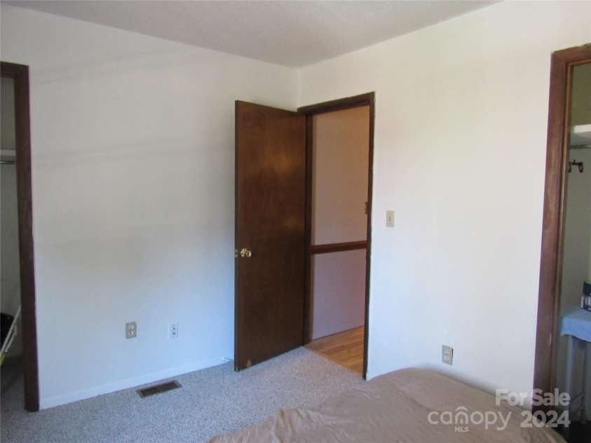 171 Fox Run Road, Forest City, NC 28043.  MLS# CAR4111565, YatesRealty ID 374. 