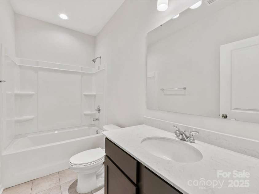 2122 Acclaim Street, Charlotte, NC 28205.  MLS# CAR4154889, YatesRealty ID 3740. 