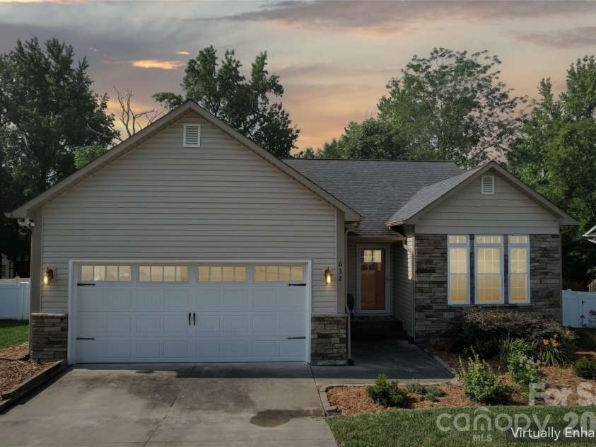 632 Marigold Drive, Kannapolis, NC 28083.  MLS# CAR4400614, YatesRealty ID 37400. Beautiful 632 Marigold Drive, Kannapolis