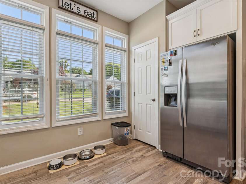 632 Marigold Drive, Kannapolis, NC 28083.  MLS# CAR4400614, YatesRealty ID 37400. Kitchen with so much natural light!