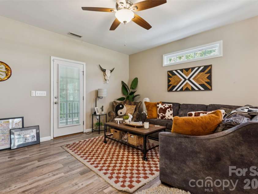 632 Marigold Drive, Kannapolis, NC 28083.  MLS# CAR4400614, YatesRealty ID 37400. Living Room
