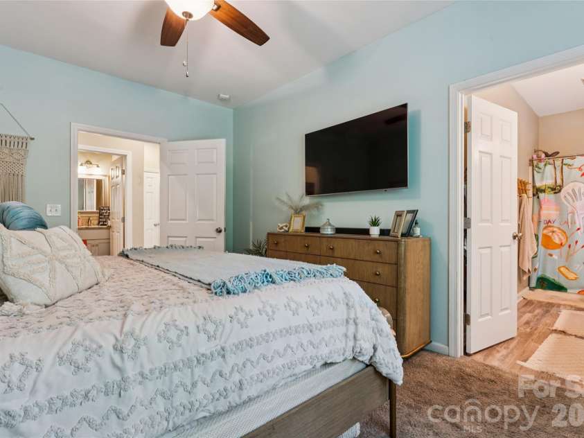 632 Marigold Drive, Kannapolis, NC 28083.  MLS# CAR4400614, YatesRealty ID 37400. Primary Bedroom
