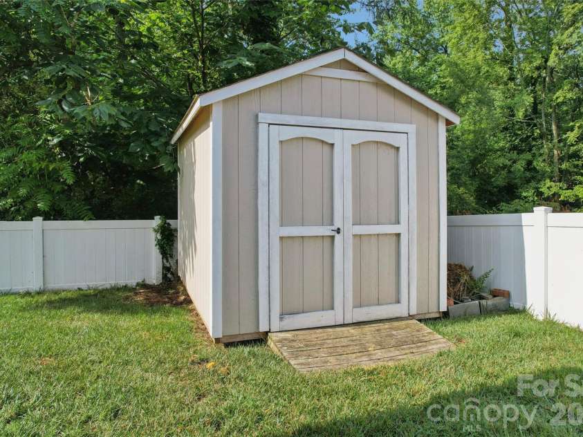 632 Marigold Drive, Kannapolis, NC 28083.  MLS# CAR4400614, YatesRealty ID 37400. Storage shed