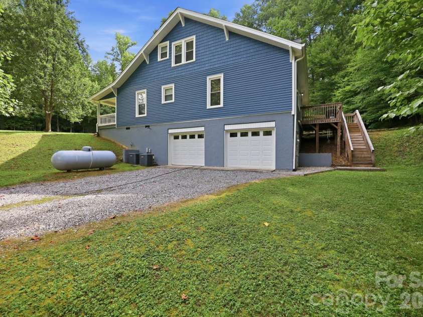 234 Williams Farm Road, Wilkesboro, NC 28697.  MLS# CAR4402074, YatesRealty ID 37404. 