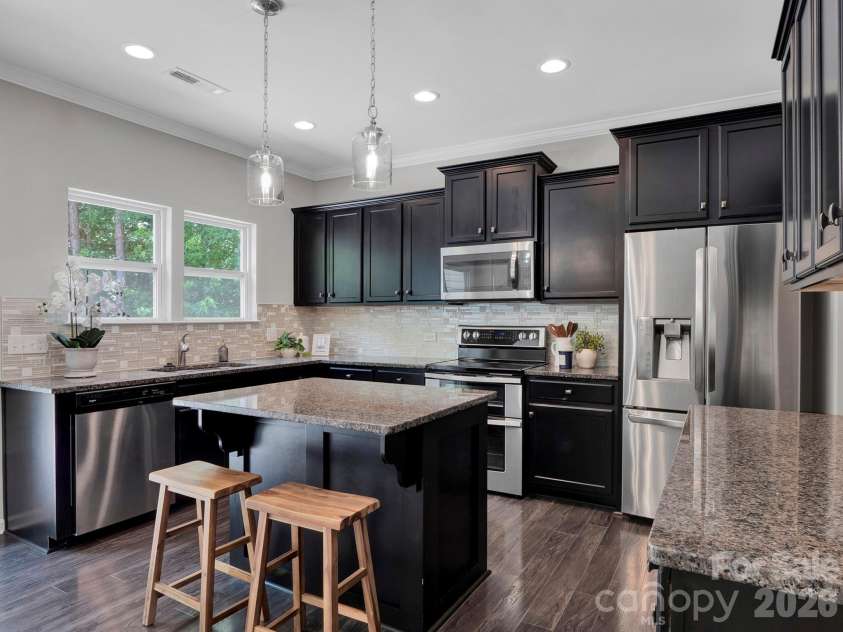 491 Melvista Avenue, Rock Hill, SC 29732.  MLS# CAR4396944, YatesRealty ID 37406. Kitchen Island