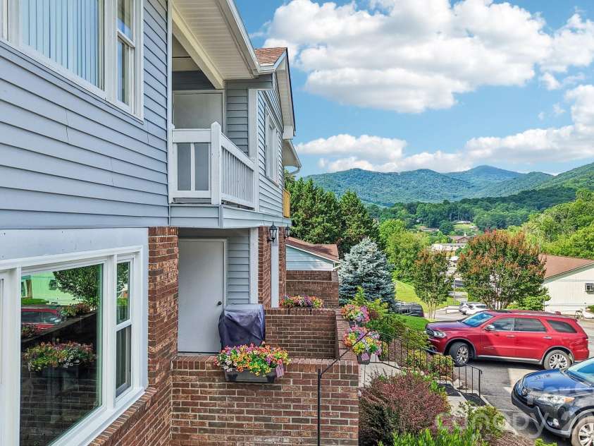 70 Nazarene Way, Waynesville, NC 28785.  MLS# CAR4399003, YatesRealty ID 37407. 