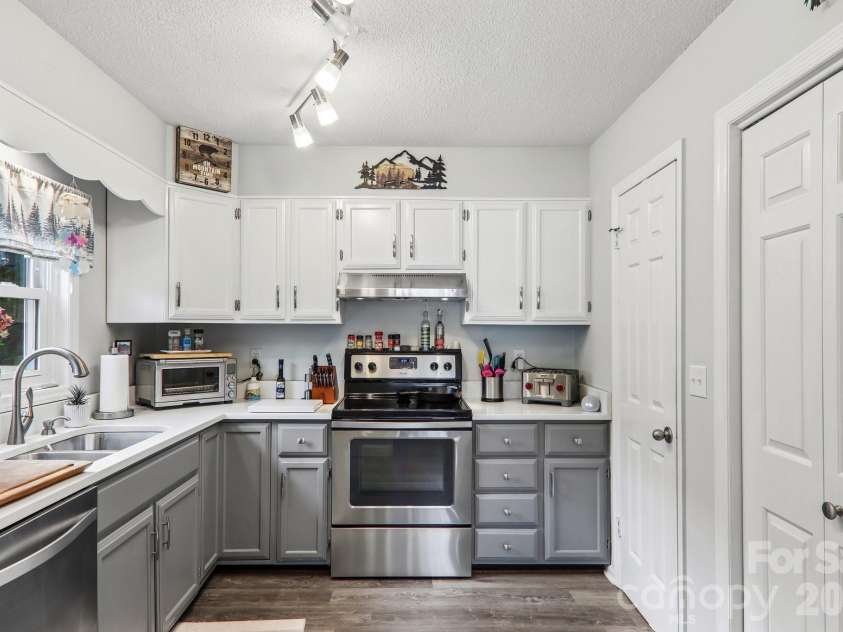 70 Nazarene Way, Waynesville, NC 28785.  MLS# CAR4399003, YatesRealty ID 37407. 