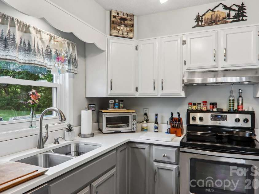 70 Nazarene Way, Waynesville, NC 28785.  MLS# CAR4399003, YatesRealty ID 37407. 