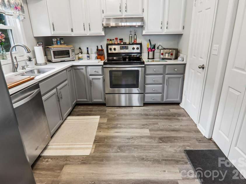 70 Nazarene Way, Waynesville, NC 28785.  MLS# CAR4399003, YatesRealty ID 37407. 