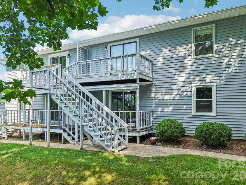 70 Nazarene Way, Waynesville, NC 28785.  MLS# CAR4399003, YatesRealty ID 37407. 