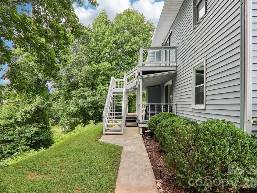 70 Nazarene Way, Waynesville, NC 28785.  MLS# CAR4399003, YatesRealty ID 37407. 