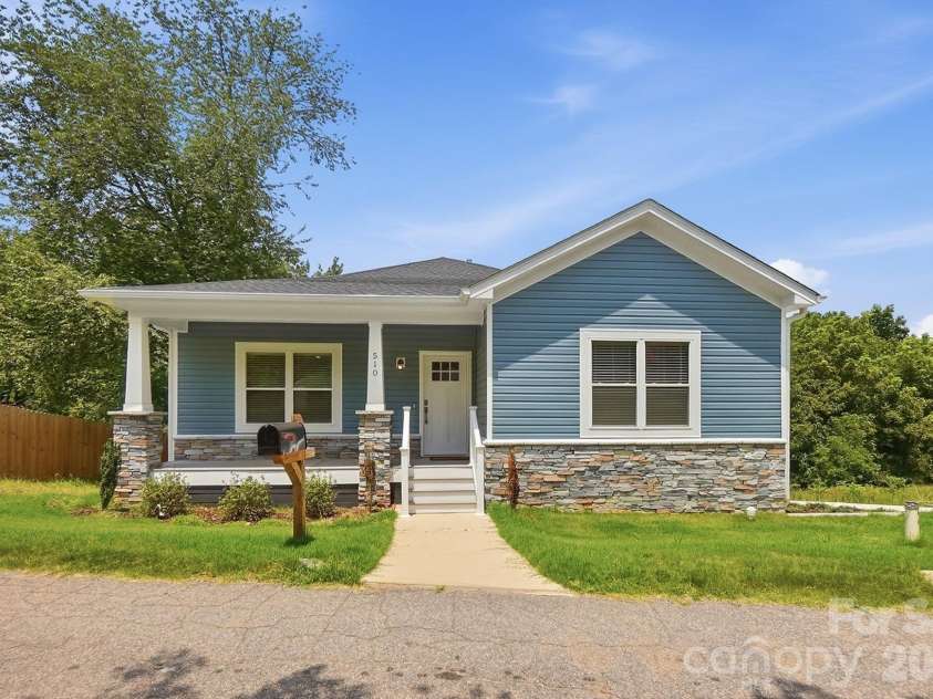 510 9th Street, Kannapolis, NC 28081.  MLS# CAR4401116, YatesRealty ID 37409. 