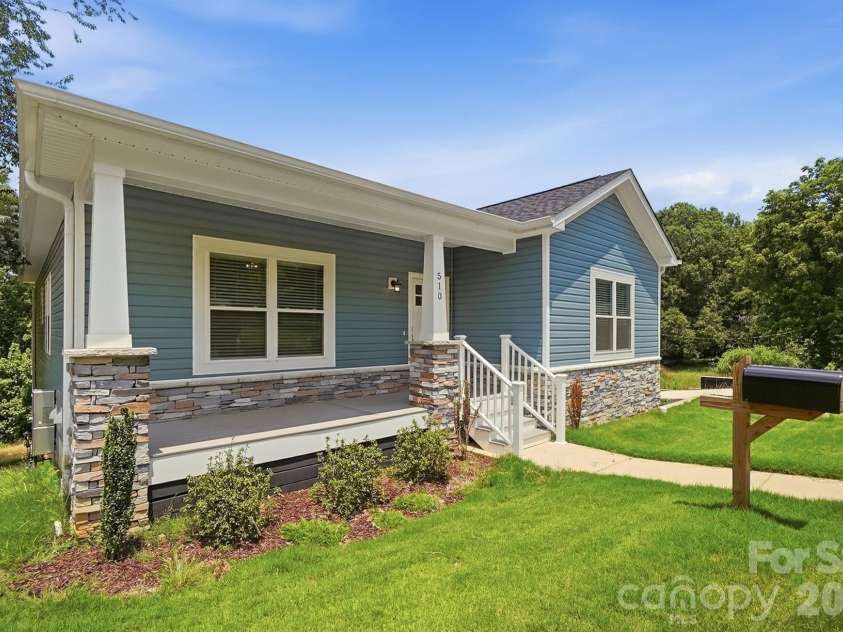 510 9th Street, Kannapolis, NC 28081.  MLS# CAR4401116, YatesRealty ID 37409. 