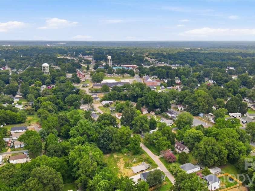 510 9th Street, Kannapolis, NC 28081.  MLS# CAR4401116, YatesRealty ID 37409. 
