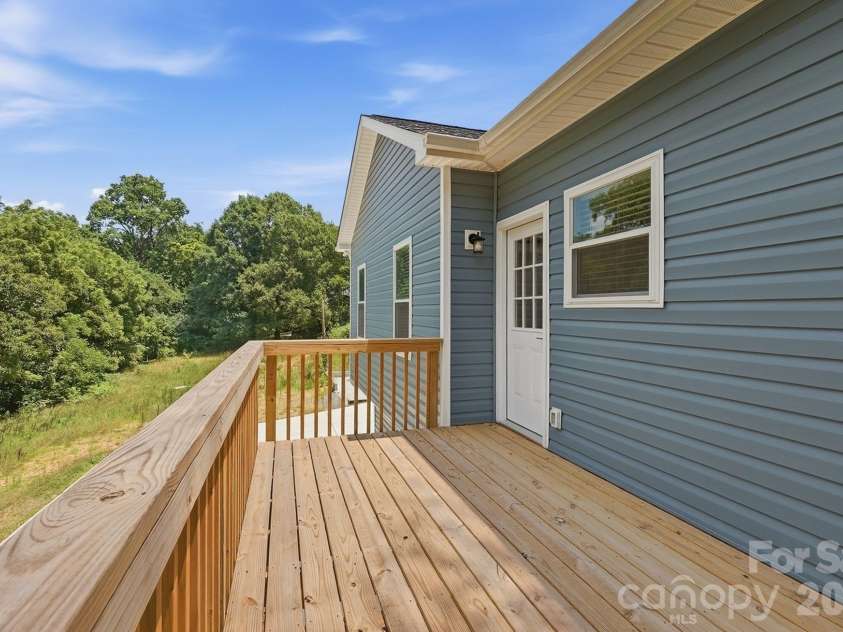 510 9th Street, Kannapolis, NC 28081.  MLS# CAR4401116, YatesRealty ID 37409. 
