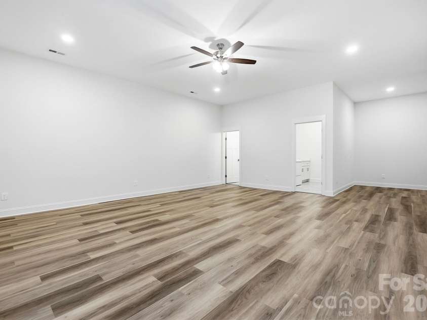 510 9th Street, Kannapolis, NC 28081.  MLS# CAR4401116, YatesRealty ID 37409. 