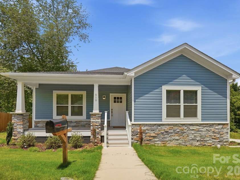 510 9th Street, Kannapolis, NC 28081.  MLS# CAR4401116, YatesRealty ID 37409. 