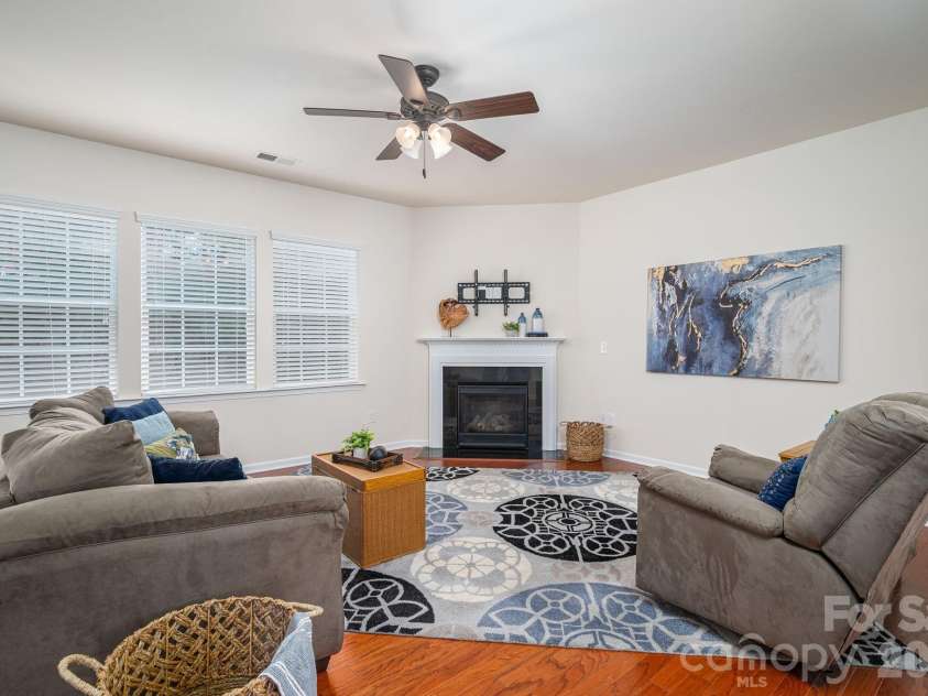 3404 Donnington Way, Gastonia, NC 28056.  MLS# CAR4403237, YatesRealty ID 37411. 