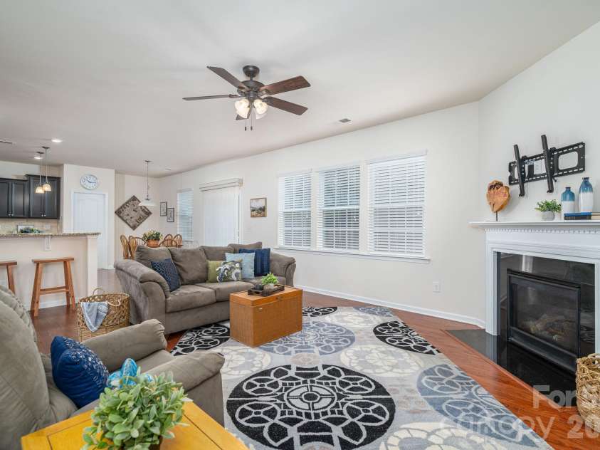 3404 Donnington Way, Gastonia, NC 28056.  MLS# CAR4403237, YatesRealty ID 37411. 