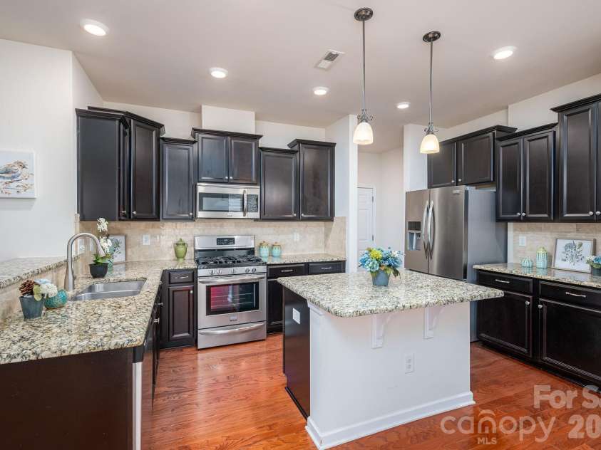 3404 Donnington Way, Gastonia, NC 28056.  MLS# CAR4403237, YatesRealty ID 37411. 